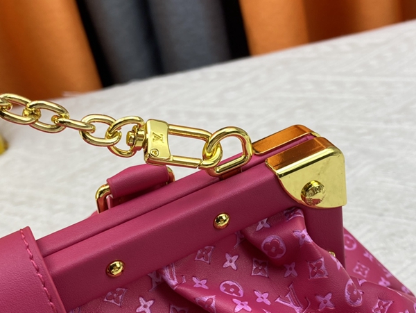 ルイヴィトンバッグ素材ディテール